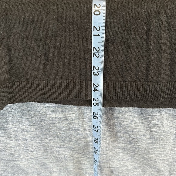 Women’s D&Co 1X Lightweight Black 3/4 Sleeve Sweater with Silver Buckle Accent - Picture 5 of 7